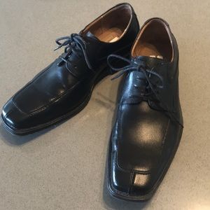 Men’s black leather square toe Derby’s